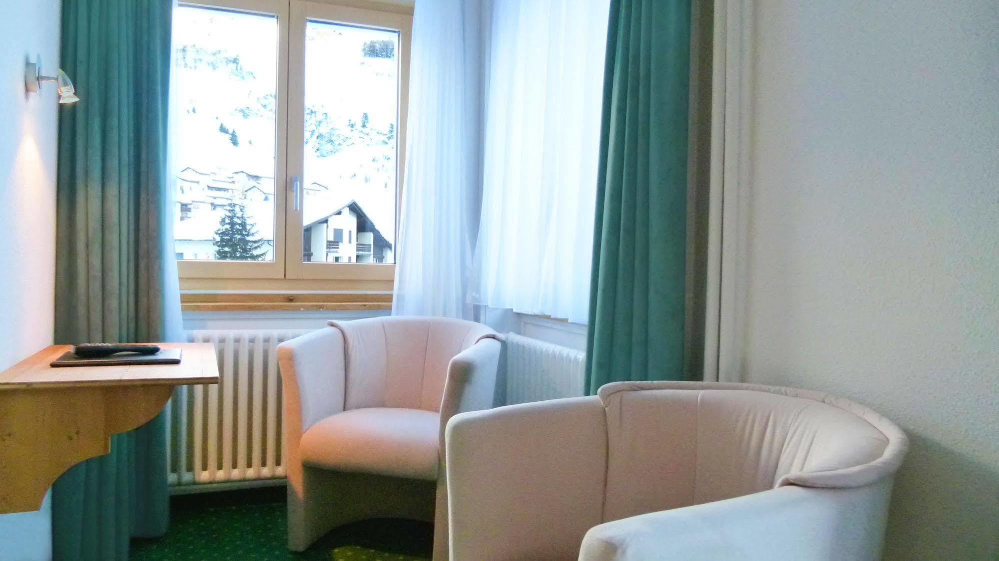 Hotel Grischuna ビビオ エクステリア 写真